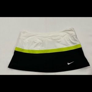 Nike Dri-Fit court skort skirt - tennis/golf/sports